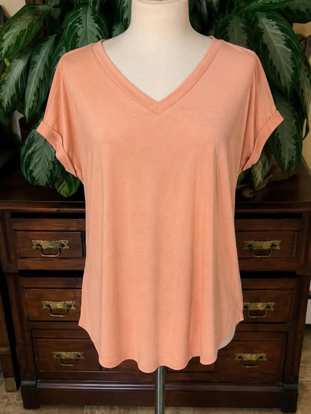 Torrid Peach V-Neck Tee Rolled Sleeve Top Size 2 (2X) #023